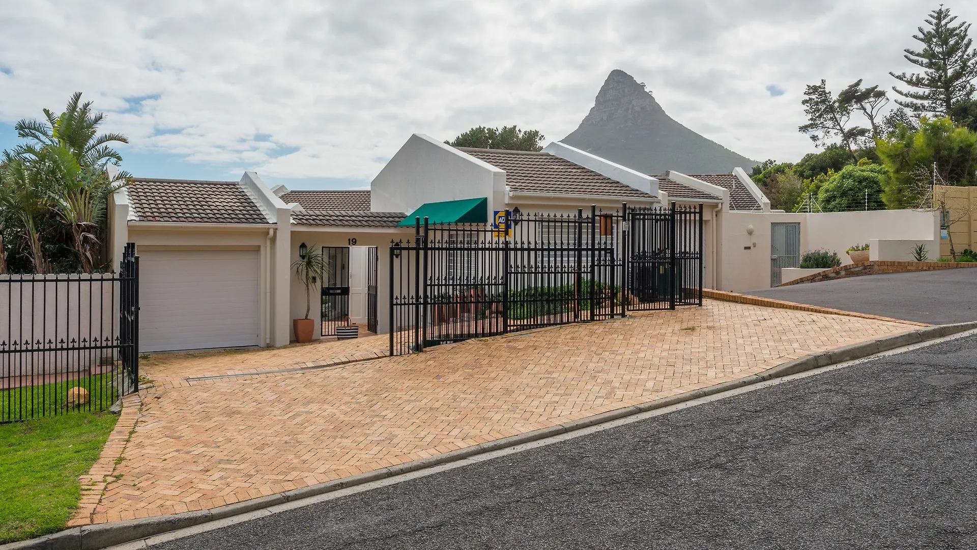 Camps Bay Getaway Daire Cape Town